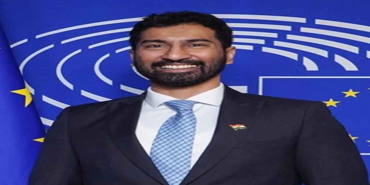 एके एंटनी के बेटे ने छोड़ी कांग्रेस