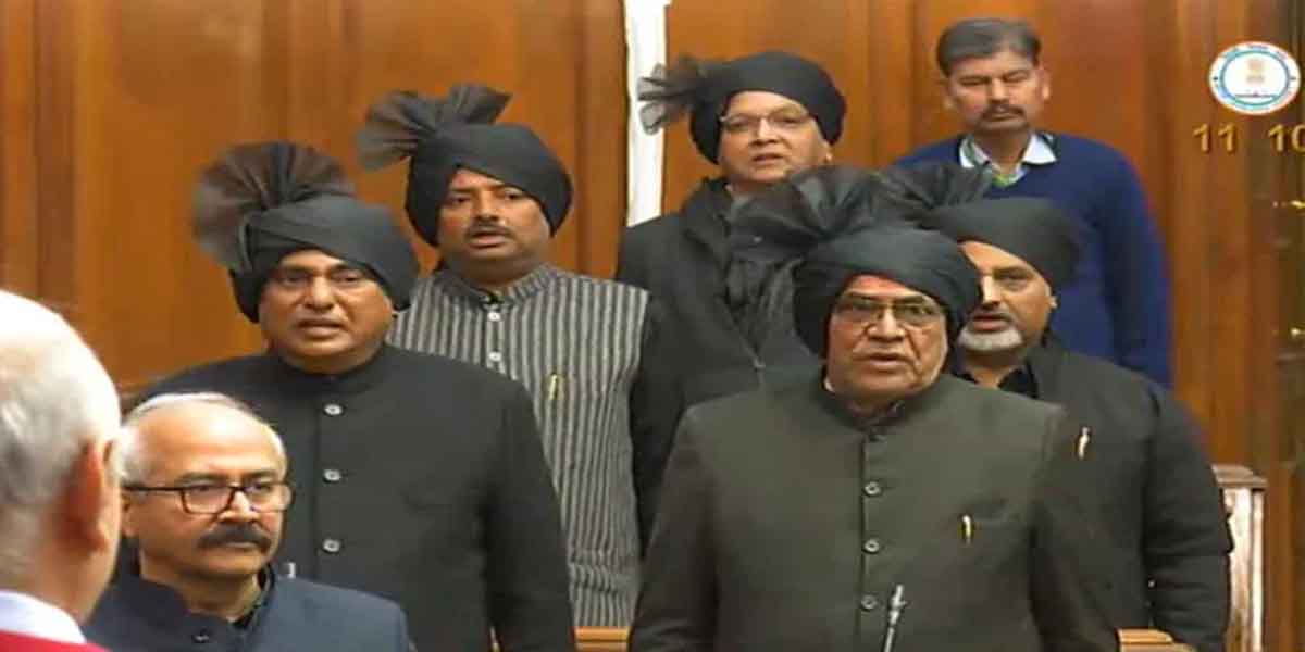 भाजपा विधायक ने केजरीवाल से इस्तीफा मांगा