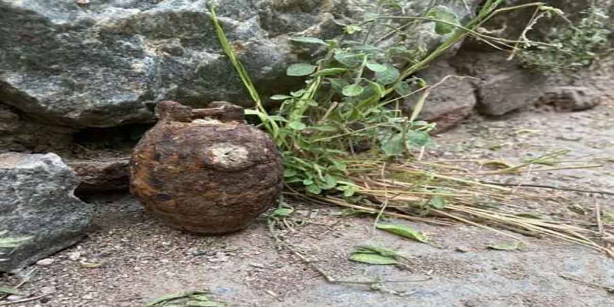 जम्मू कश्मीर के अनंतनाग में मिला पुराना ‘गोला’