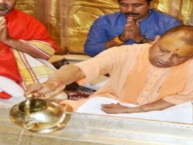 काशी विश्वनाथ में 100 बार दर्शन करने वाले पहले मुख्यमंत्री बने योगी