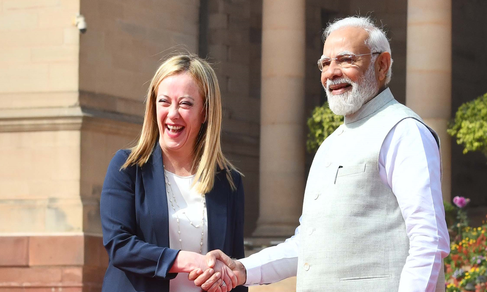 मोदी से मिलीं इटली की प्रधानमंत्री