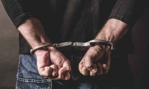 मेडिकल कॉलेज से 11 बिचौलिए गिरफ्तार