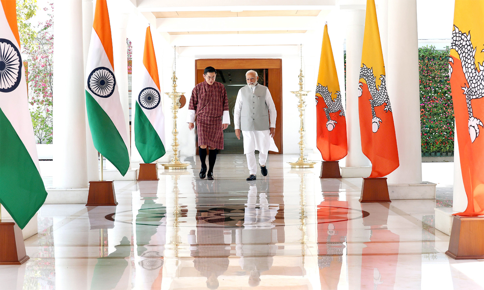 भूटान से भी झटका?