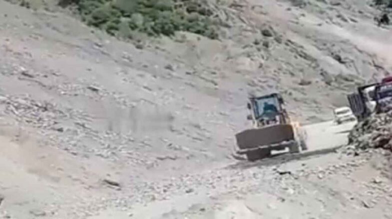 पत्थर गिरने, मिट्टी धंसने से जम्मू-श्रीनगर हाईवे ब्लॉक