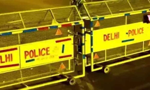 दिल्ली पुलिस के हेड कांस्टेबल ने पीसीआर वैन के अंदर खुद को गोली मारी