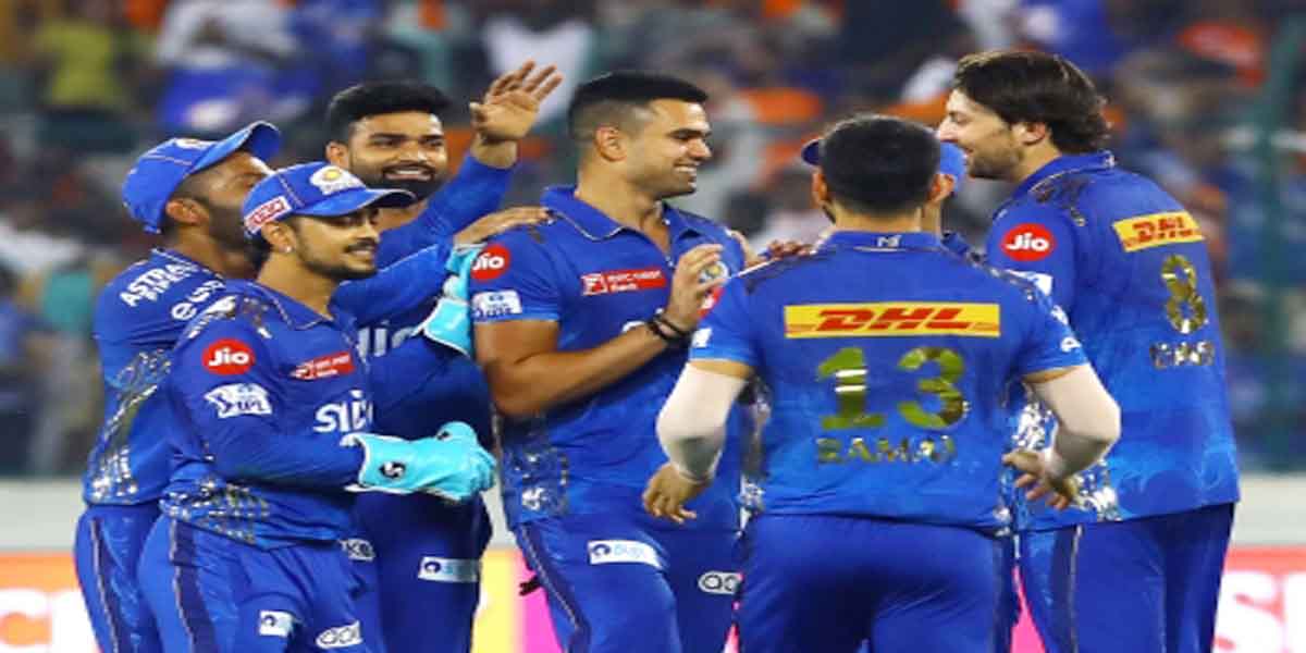 मुंबई इंडियंस ने लगाई जीत की हैट्रिक, हैदराबाद को दी मात