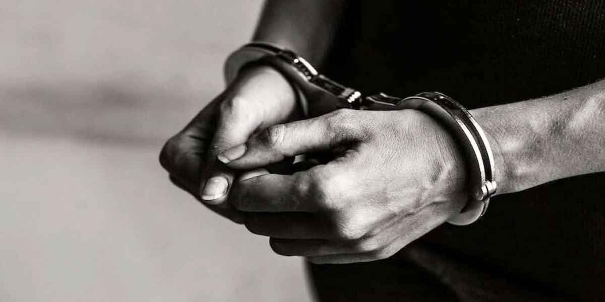 उत्तराखंडः सांप को जिंदा खाने वाले शख्स गिरफ्तार