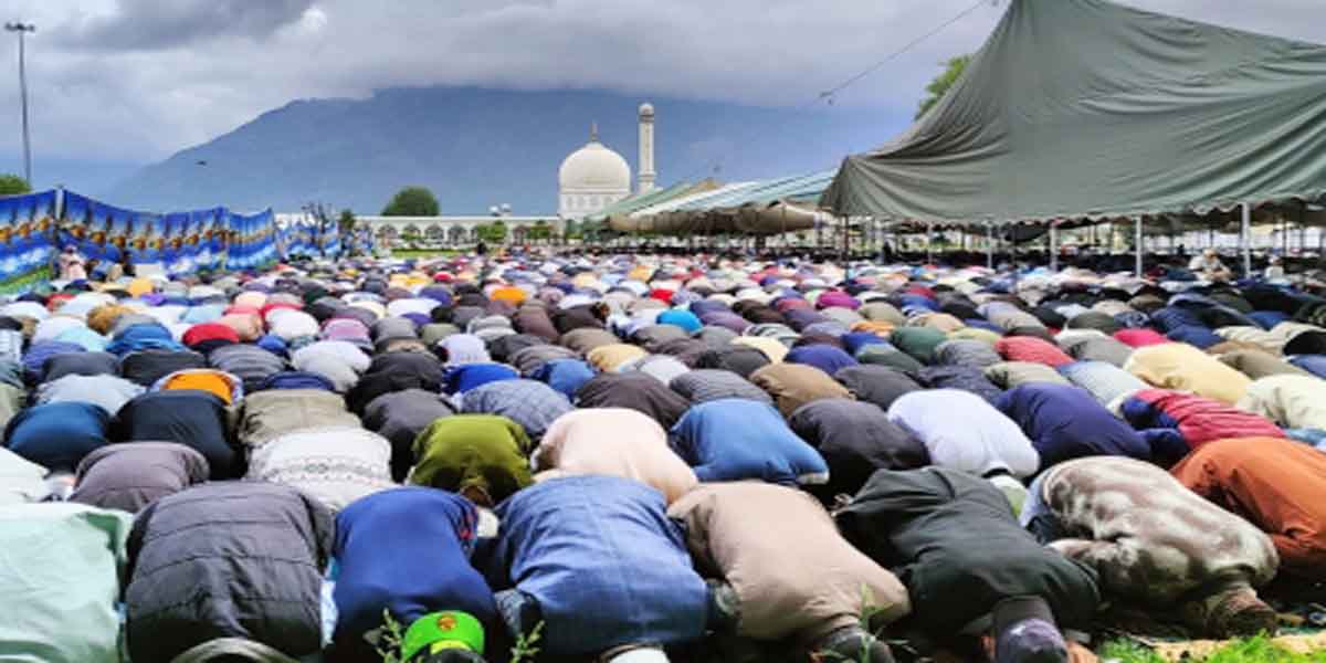 जम्मू-कश्मीर में ईद की नमाज शांतिपूर्वक हुई संपन्न