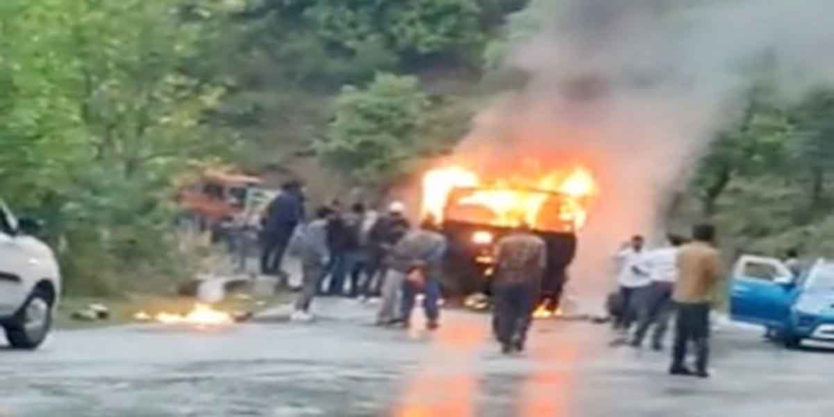 आरोपियों को पकड़ने के लिए बड़े पैमाने पर तलाशी अभियान जारी