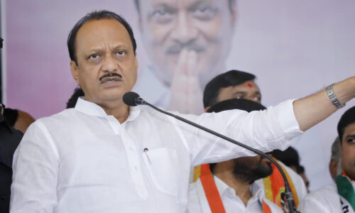 शरद पवार भतीजे को सीएम नहीं बनने देते