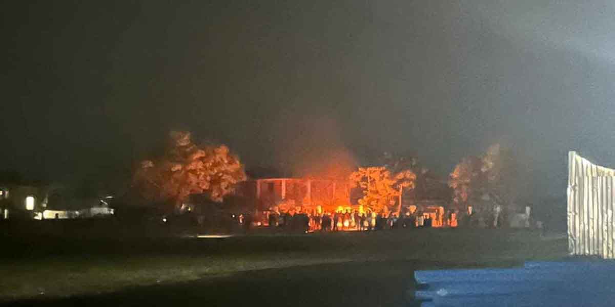 मणिपुरः हिंसाग्रस्त चुराचांदपुर में बदमाशों ने सरकारी इमारत में आग लगाई, रात्रिकालीन कर्फ्यू लागू