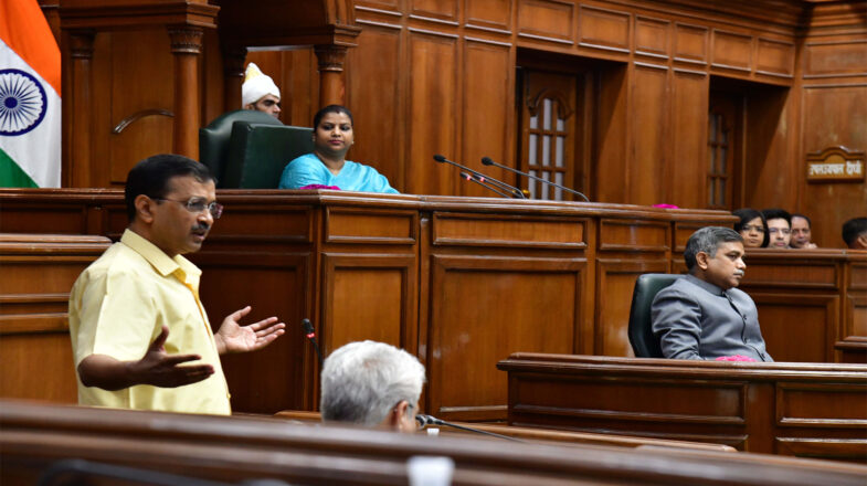 केजरीवाल ने विधानसभा को हथियार बनाया