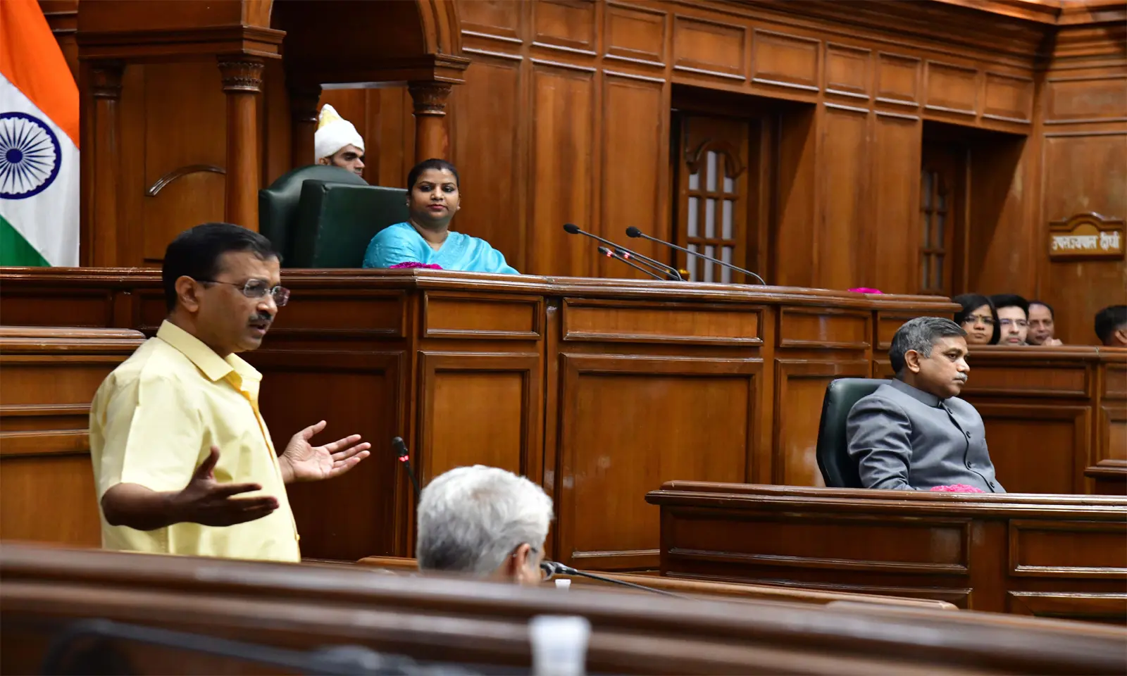 केजरीवाल ने विधानसभा को हथियार बनाया