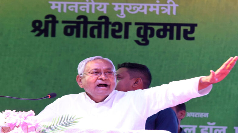 नीतीश की बेचैनी संयोजक नहीं बनने की है!