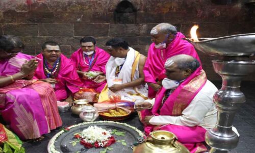 राष्ट्रपति मुर्मू ने बाबा बैद्यनाथ मंदिर में पूजा की