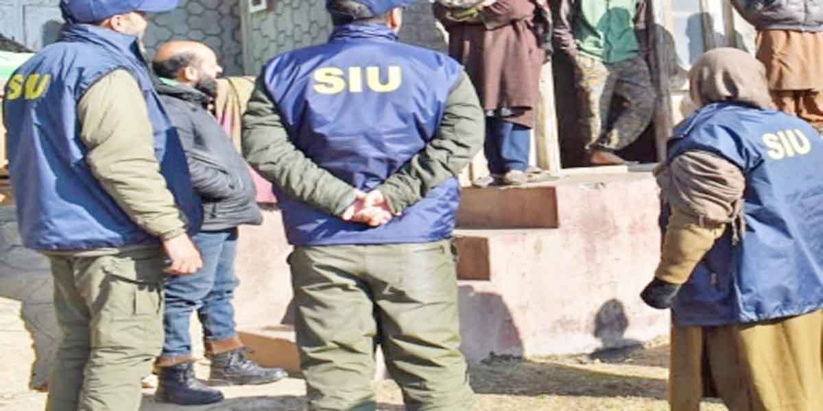 कश्मीर में हिज्बुल आतंकी के पिता के घर की ली गई तलाशी