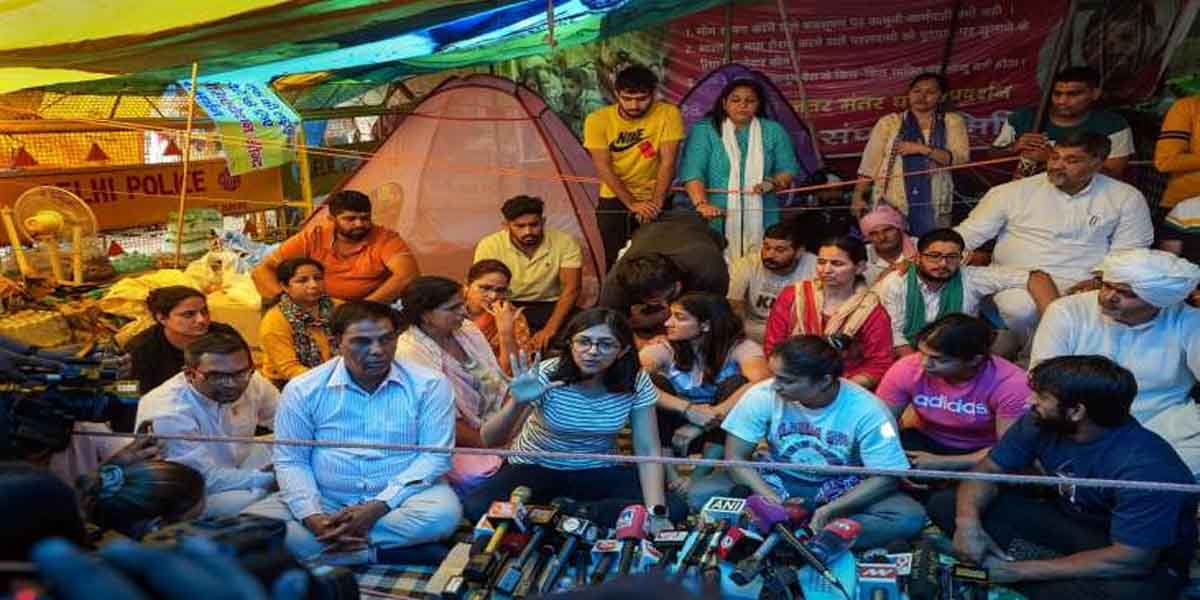 पहलवानों और पुलिस के बीच हाथापाईः केजरीवाल ने कहा, भाजपा का दिमाग़ खराब