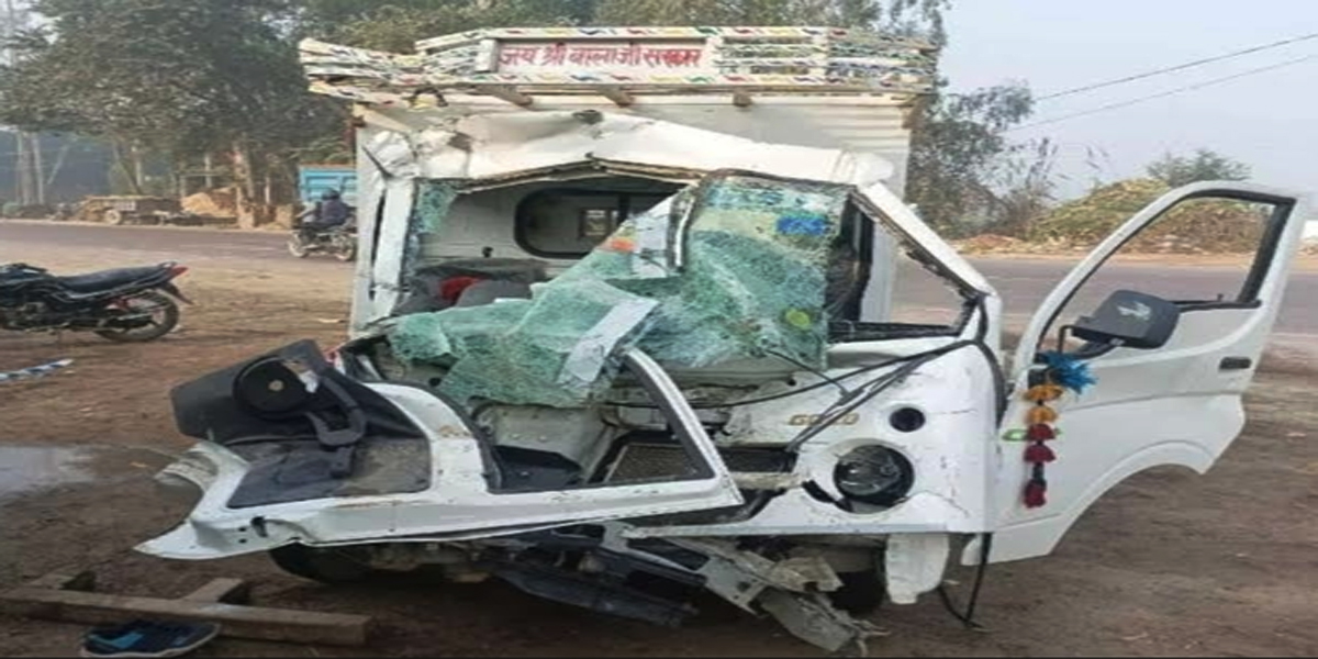 मुजफ्फरनगर में बस और मिनी ट्रक की भिड़ंत में दो युवकों की मौत