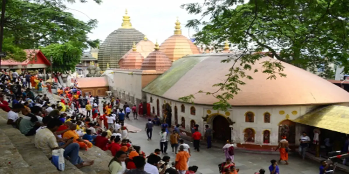 अंबुबाची मेला शुरू होते ही कामाख्या मंदिर में उमड़े श्रद्धालु