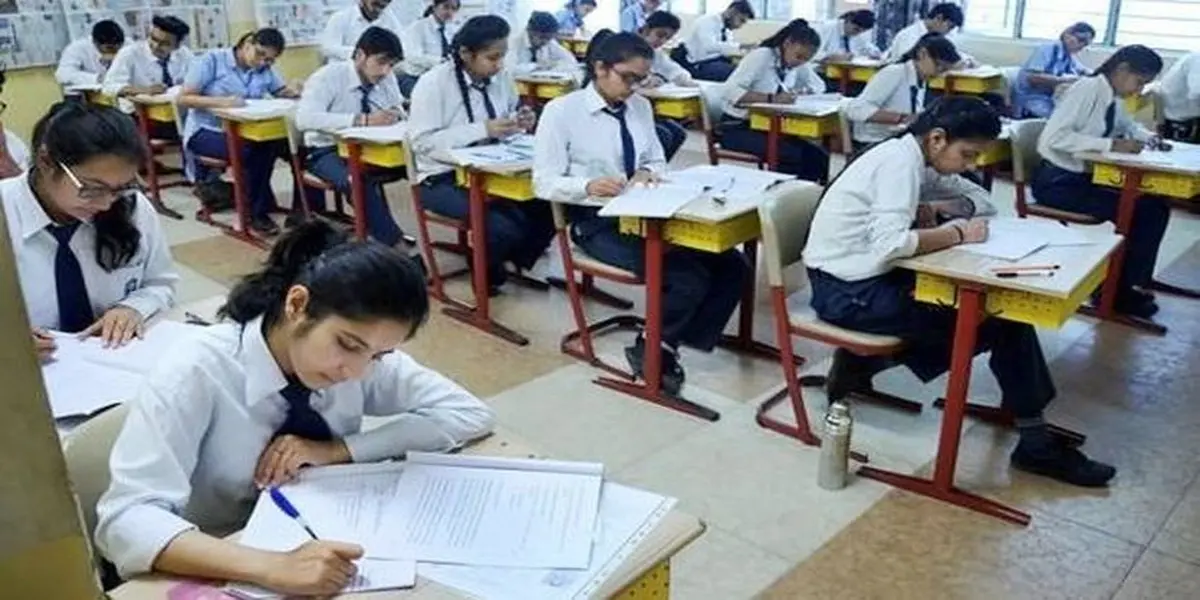 महाराष्ट्र सरकार ने कक्षा पांचवीं, आठवीं के लिए वार्षिक परीक्षाएं फिर से शुरू कीं