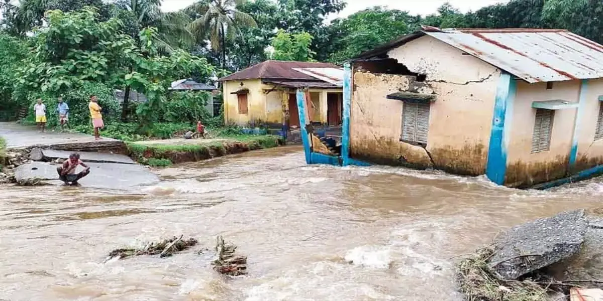 असम में बाढ़ से चार लाख लोग प्रभावित, तीन की मौत