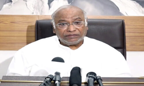 महिला कानून तुरंत लागू हो:खडगे