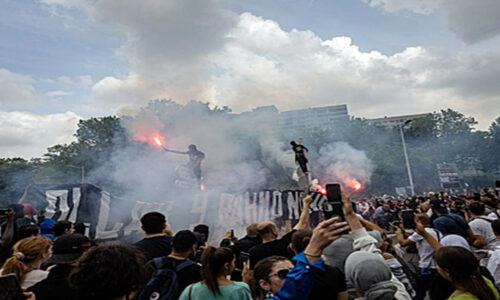 फ्रांस में हिंसक विरोध प्रदर्शन जारी, 400 से अधिक गिरफ्तार