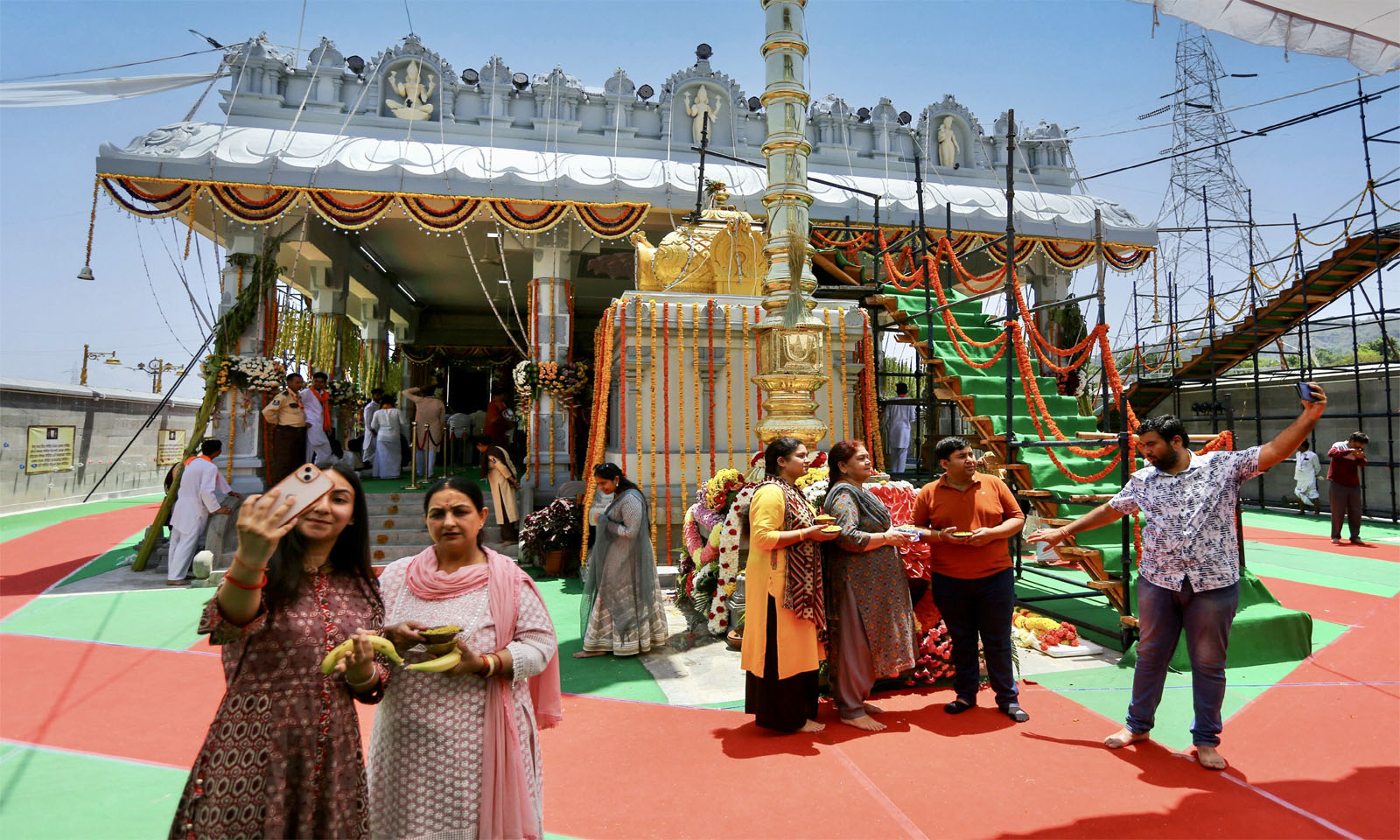जम्मू में तिरुपति मंदिर के खुले कपाट