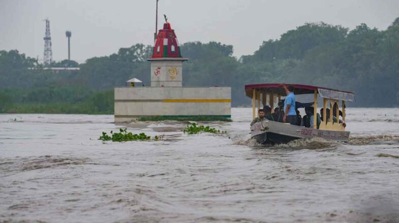 दिल्ली में बाढ़ स्थिति गंभीर, केजरीवाल ने केंद्र से लगाई गुहार