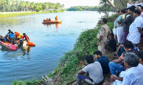 केरल में नौका पलटने से मछुआरे की मौत, तीन लापता