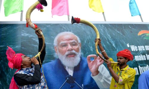 पांच खरब डॉलर और पांच किलो अनाज!