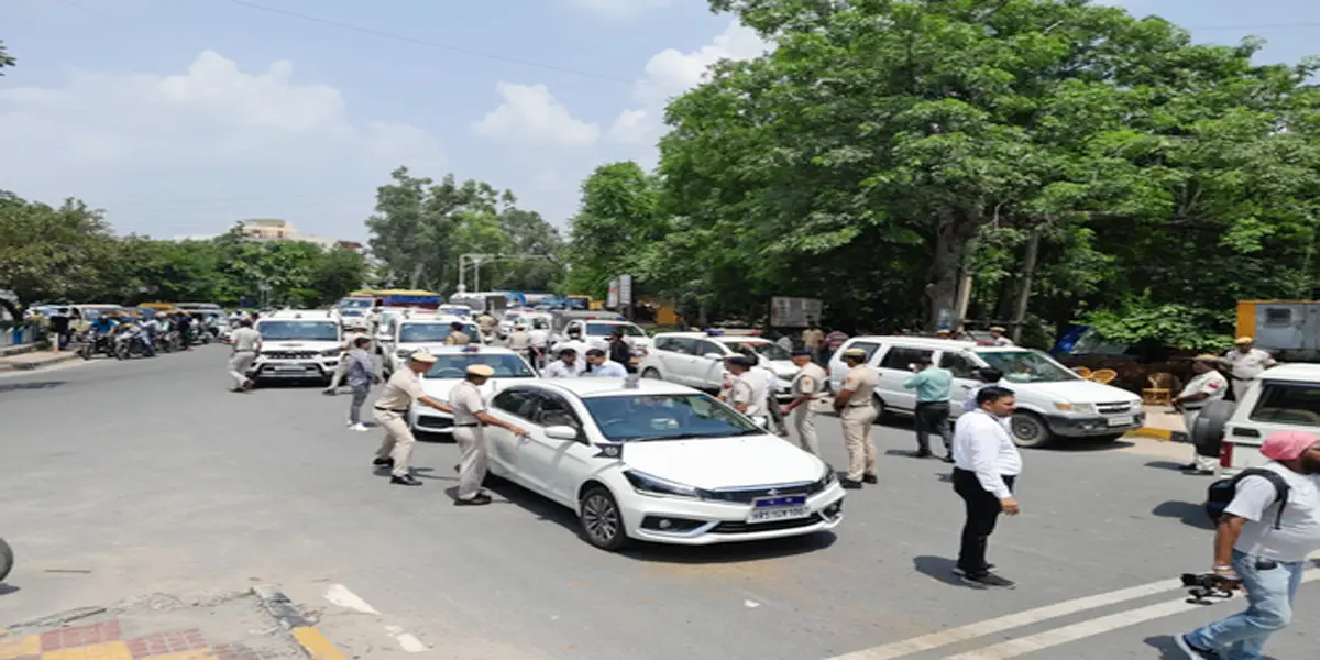 नूंह हिंसा के बाद गुरुग्राम में स्थिति सामान्य, स्कूल और कॉलेज खुले