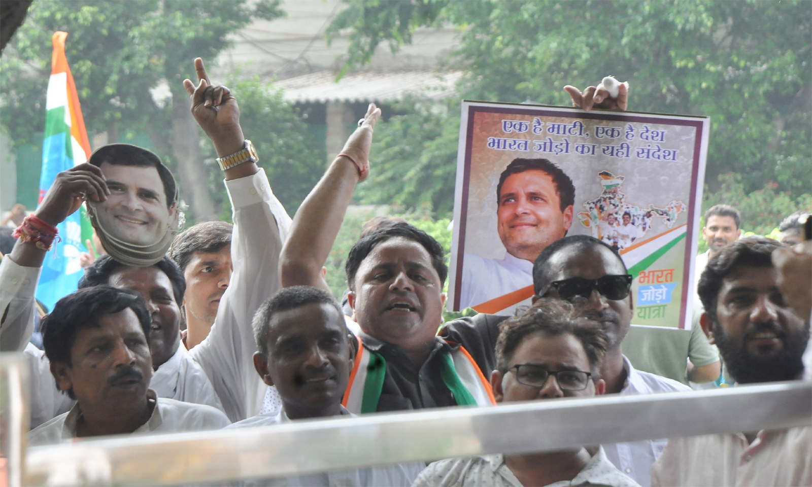 राहुल की सजा पर रोक