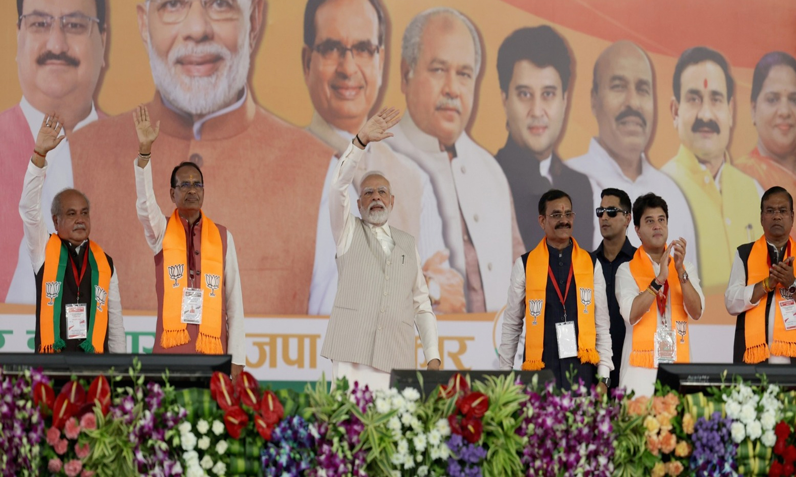 दिल्ली दखल से रोचक दंगल की ओर बढ़ता प्रदेश