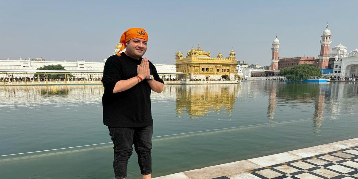 अभिनेता वरुण शर्मा ने अमृतसर में स्वर्ण मंदिर का किया दौरा