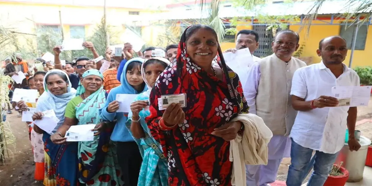 छत्तीसगढ़ की 20 विधानसभा सीटों पर मतदान जारी