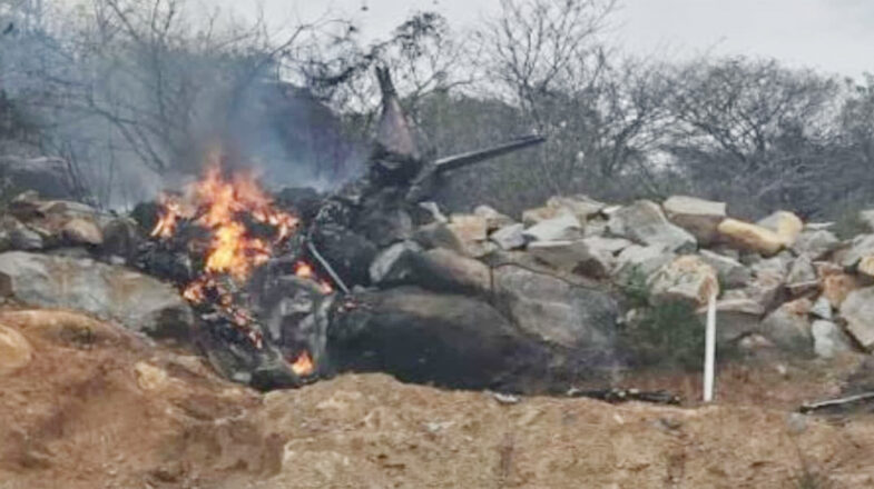 वायुसेना का ट्रेनी विमान दुर्घटनाग्रस्त दो पायलटों की मौत