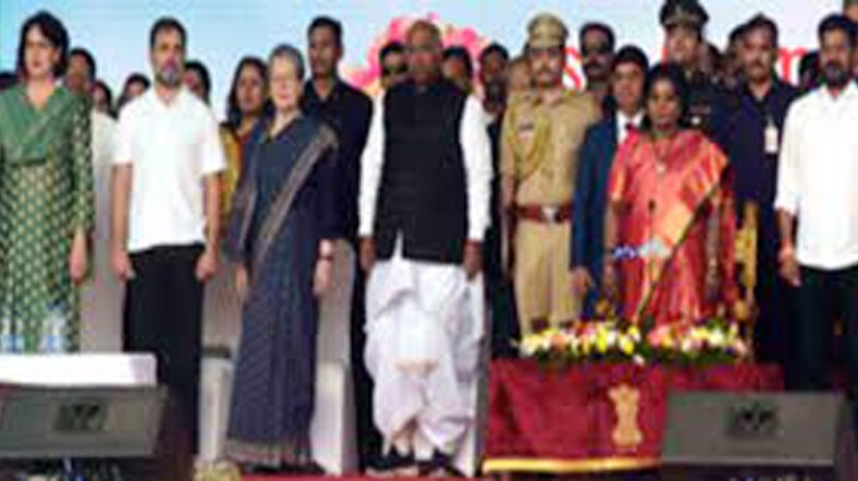 सोनिया गांधी को तेलंगाना से लोकसभा चुनाव लड़ने के लिए आमंत्रित किया गया