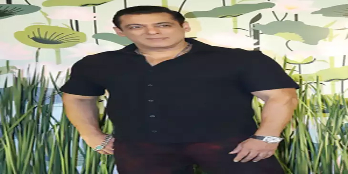 सोहेल की बर्थडे पार्टी में सलमान ने हाथ पकड़ मां सलमा को सीढ़ियों से उतारा