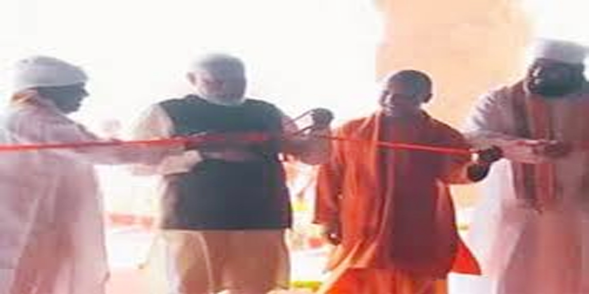 पीएम मोदी ने काशी में किया स्वर्वेद महामंदिर धाम का उद्घाटन