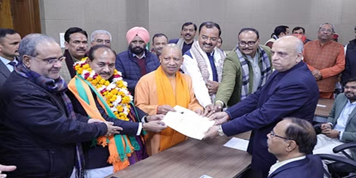 यूपी में एमएलसी उपचुनाव के लिए दारा सिंह ने किया नामांकन, सीएम रहे मौजूद