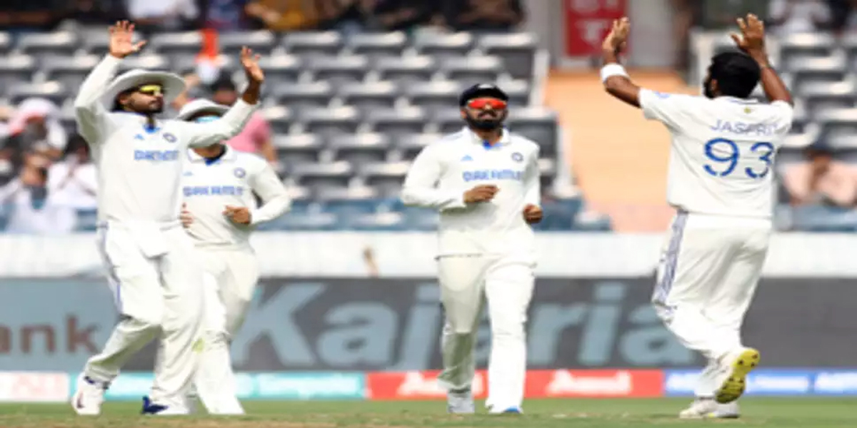 जडेजा और अश्विन ने इंग्लैंड को 246 पर समेटा