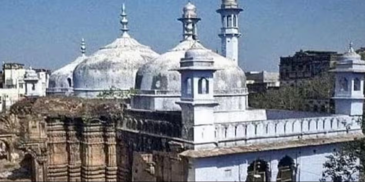 वाराणसी कोर्ट ने ज्ञानवापी मस्जिद में हिंदुओं को पूजा करने की इजाजत दी