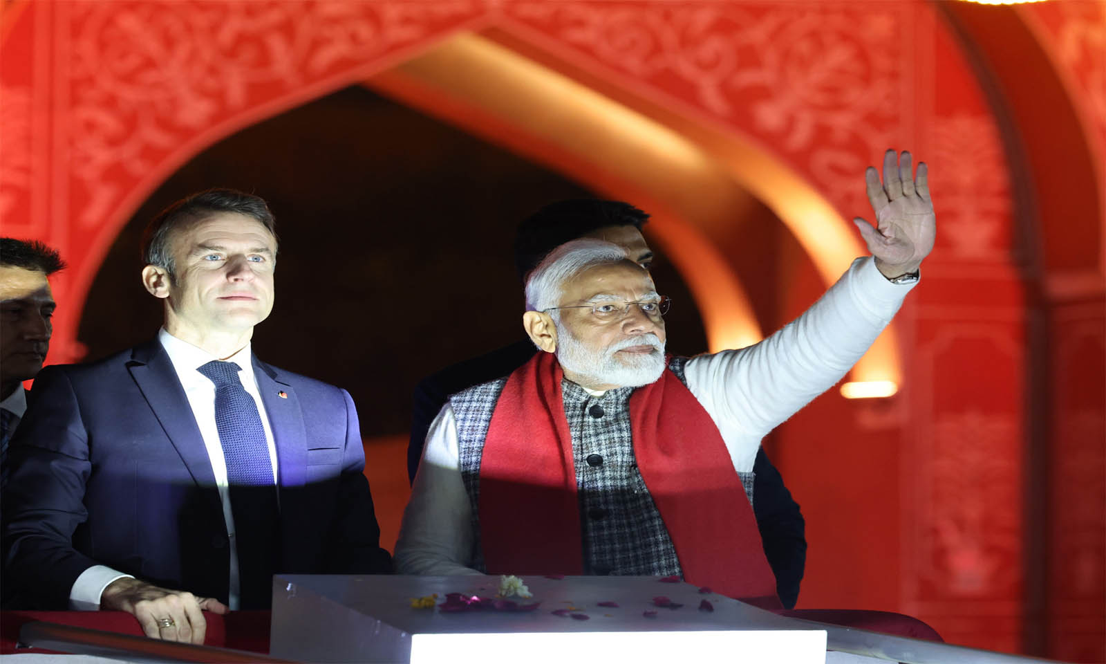 कारोबार पर है नज़र