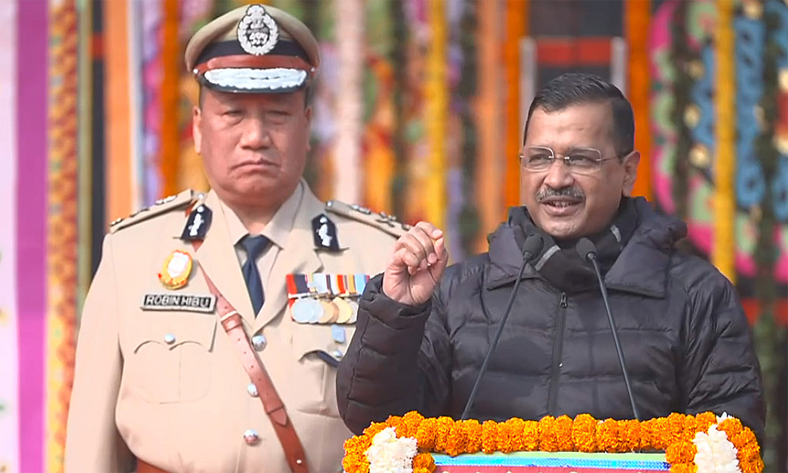 केजरीवाल पुराने आरोपों को दोहरा रहे हैं