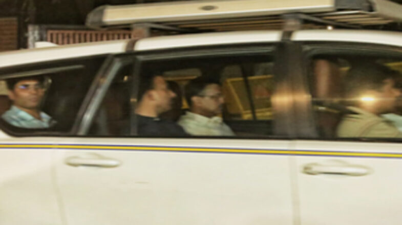 ईडी की टीम गिरफ्तारी के बाद सीएम केजरीवाल को अपने दफ्तर ले आई