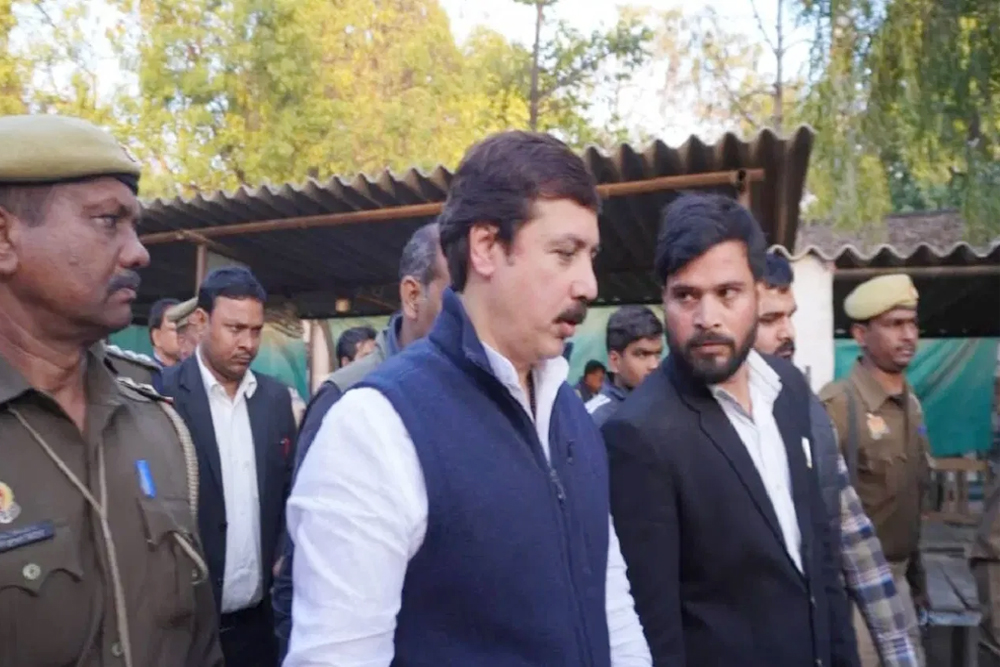 पूर्व सांसद धनंजय सिंह को सात साल की सजा