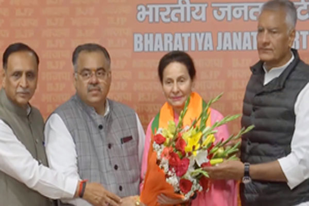 भाजपा में शामिल हुईं पटियाला की सांसद परनीत कौर