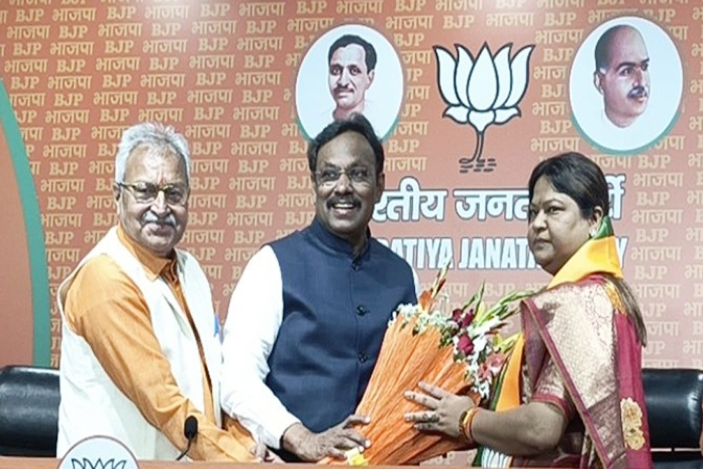 भाजपा में शामिल हुईं शिबू सोरेन की बहू सीता सोरेन