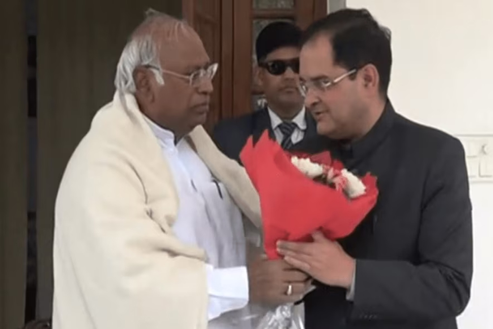 कांग्रेस में शामिल हुए भाजपा सांसद